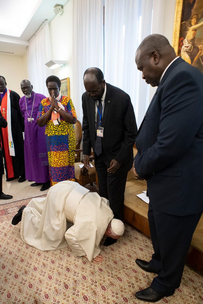 Name:  20190411T1314-25835-CNS-POPE-SOUTH-SUDAN-683x1024.jpg
Views: 346
Size:  128.5 KB